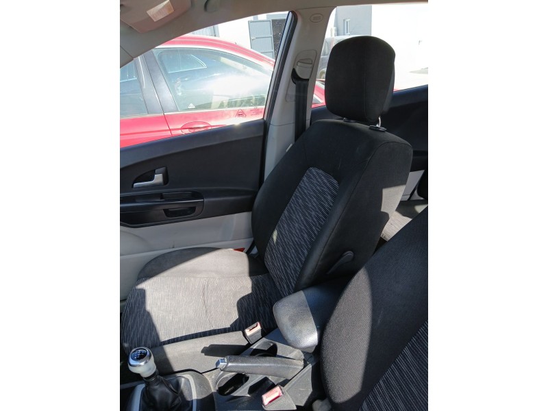 Recambio de asiento delantero derecho para kia cee´d sw (ed) 1.6 crdi 115 referencia OEM IAM   