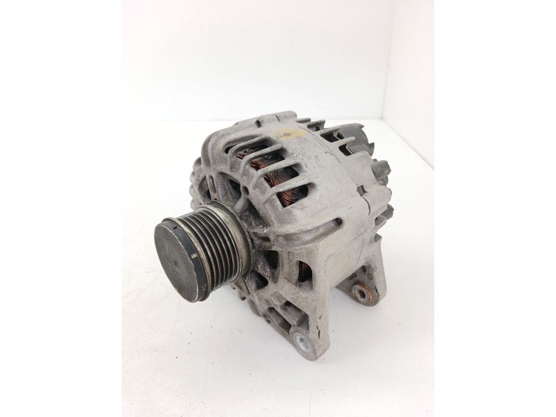 Recambio de alternador para renault grand scénic iii (jz0/1_) 1.5 dci referencia OEM IAM 231004554R  
							