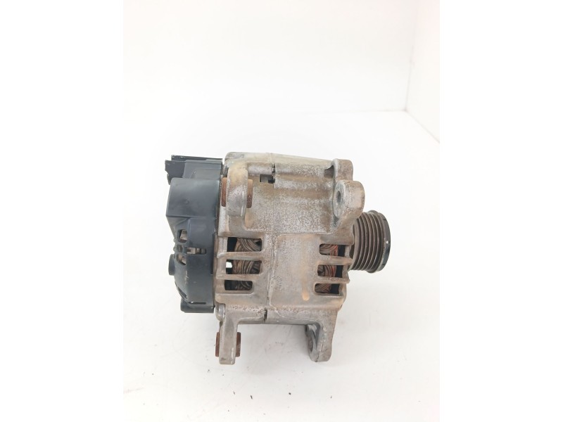 Recambio de alternador para dacia duster (hs_) 1.5 dci referencia OEM IAM 231006833R  