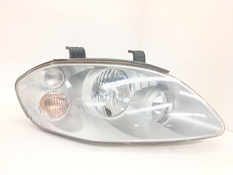 Recambio de faro derecho para ssangyong rodius i 2.7 xdi 4wd referencia OEM IAM   