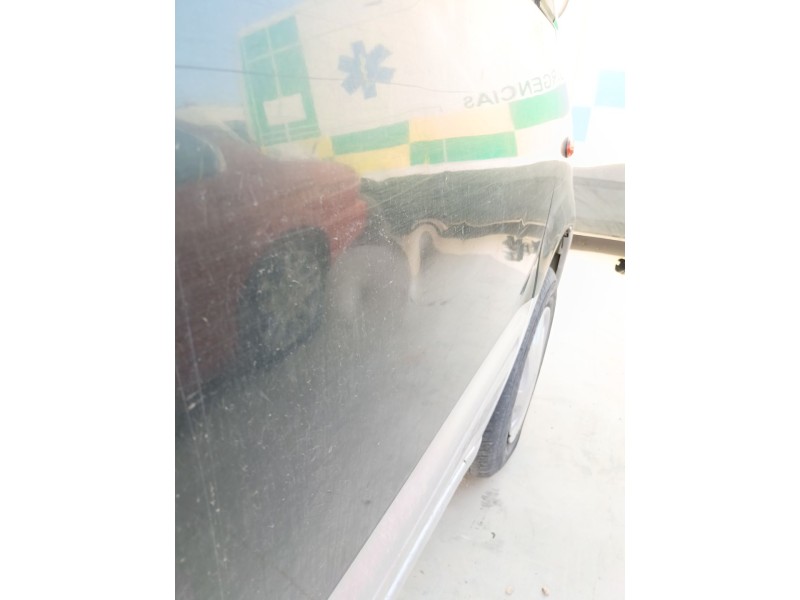 Recambio de puerta delantera derecha para nissan serena van (c23) 2.3 referencia OEM IAM   
							
