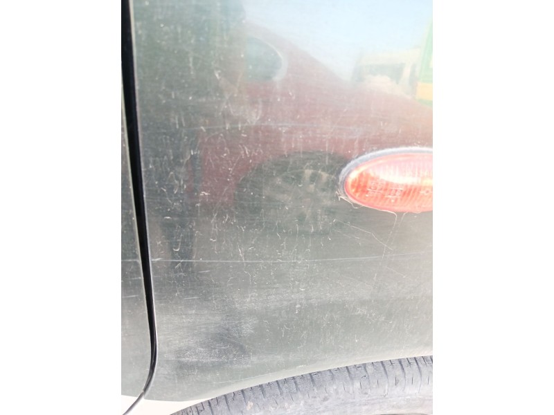 Recambio de aleta delantera derecha para nissan serena van (c23) 2.3 referencia OEM IAM   