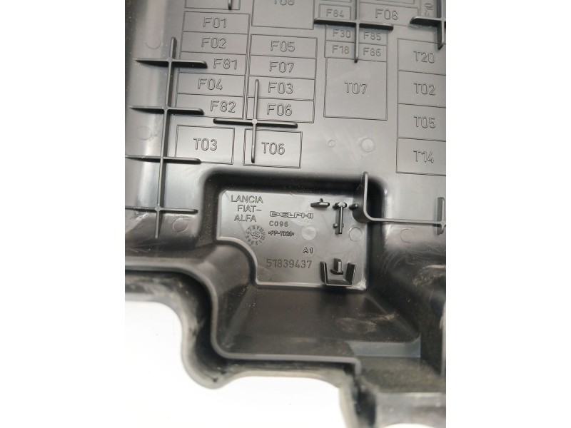 Recambio de caja reles / fusibles para opel combo furgón/monospace (x12) 1.3 cdti (b05) referencia OEM IAM 51839437  
