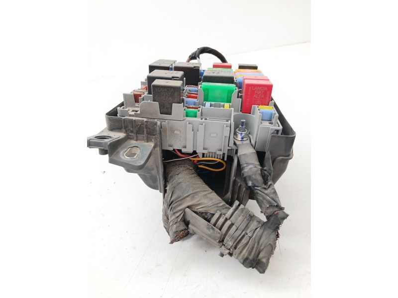 Recambio de caja reles / fusibles para opel combo furgón/monospace (x12) 1.3 cdti (b05) referencia OEM IAM 51839437  
							