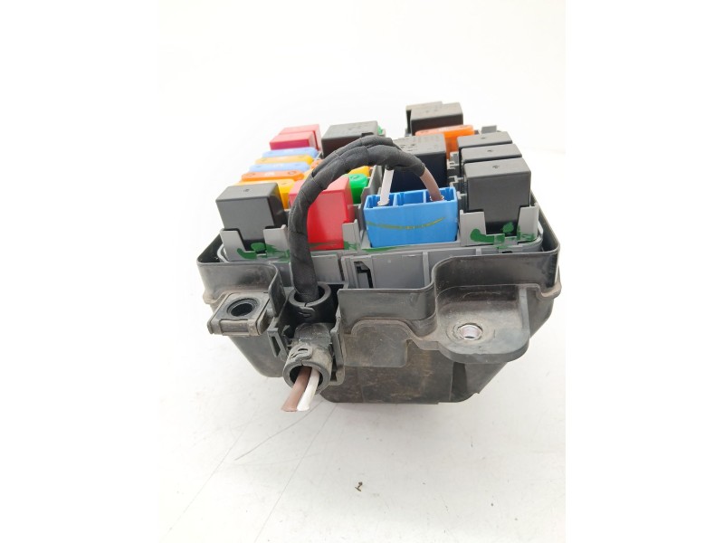 Recambio de caja reles / fusibles para opel combo furgón/monospace (x12) 1.3 cdti (b05) referencia OEM IAM 51839437  