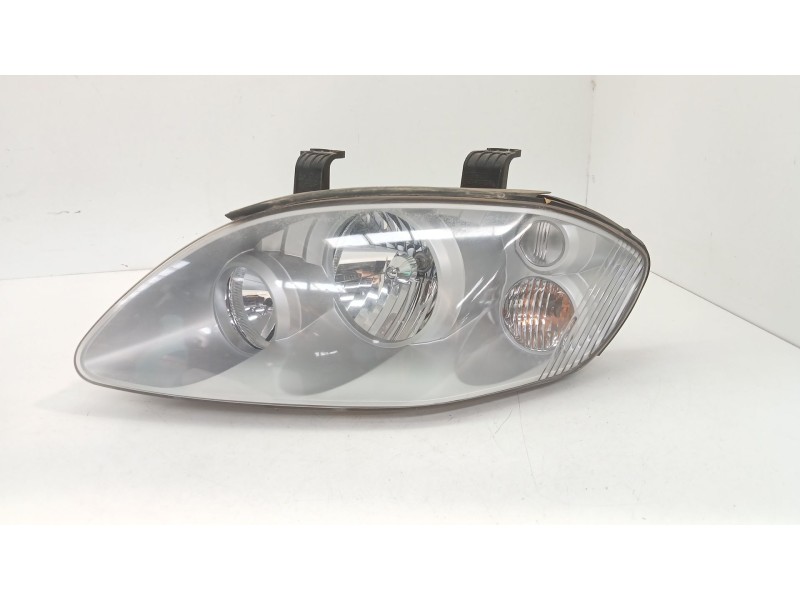 Recambio de faro izquierdo para ssangyong rodius i 2.7 xdi 4wd referencia OEM IAM   