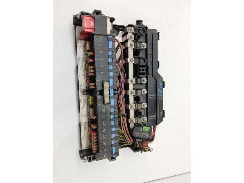 Recambio de caja reles / fusibles para bmw 3 compact (e46) 320 td referencia OEM IAM 18500000000  