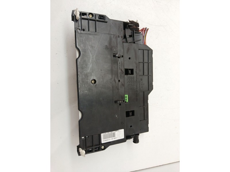 Recambio de caja reles / fusibles para bmw 3 compact (e46) 320 td referencia OEM IAM 18500000000  
							