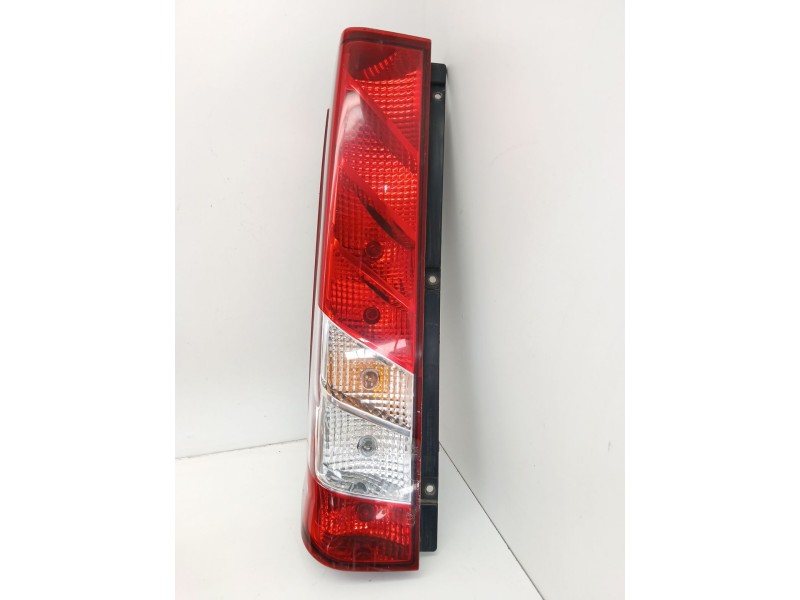 Recambio de piloto trasero izquierdo para iveco daily vi furgoneta 33s13, 35s13, 35c13 referencia OEM IAM 5801523220  