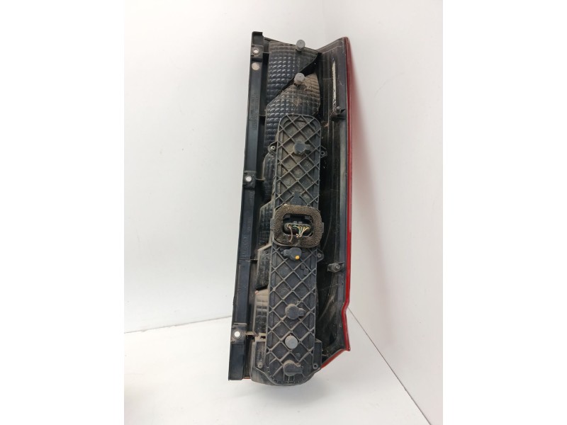 Recambio de piloto trasero izquierdo para iveco daily vi furgoneta 33s13, 35s13, 35c13 referencia OEM IAM 5801523220  
							