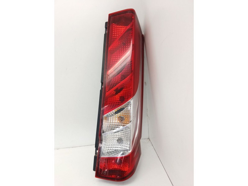 Recambio de piloto trasero derecho para iveco daily vi furgoneta 33s13, 35s13, 35c13 referencia OEM IAM   
