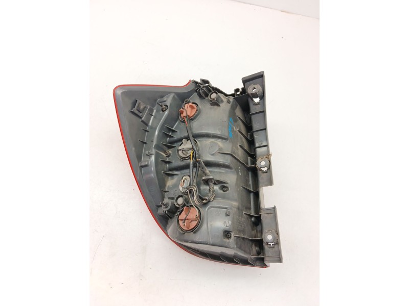 Recambio de piloto trasero derecho para kia cee´d sw (ed) 1.6 crdi 115 referencia OEM IAM 924021H3  
							
