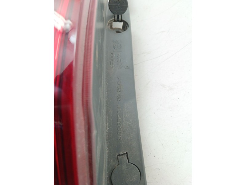 Recambio de piloto trasero derecho para kia cee´d sw (ed) 1.6 crdi 115 referencia OEM IAM 924021H3  
							