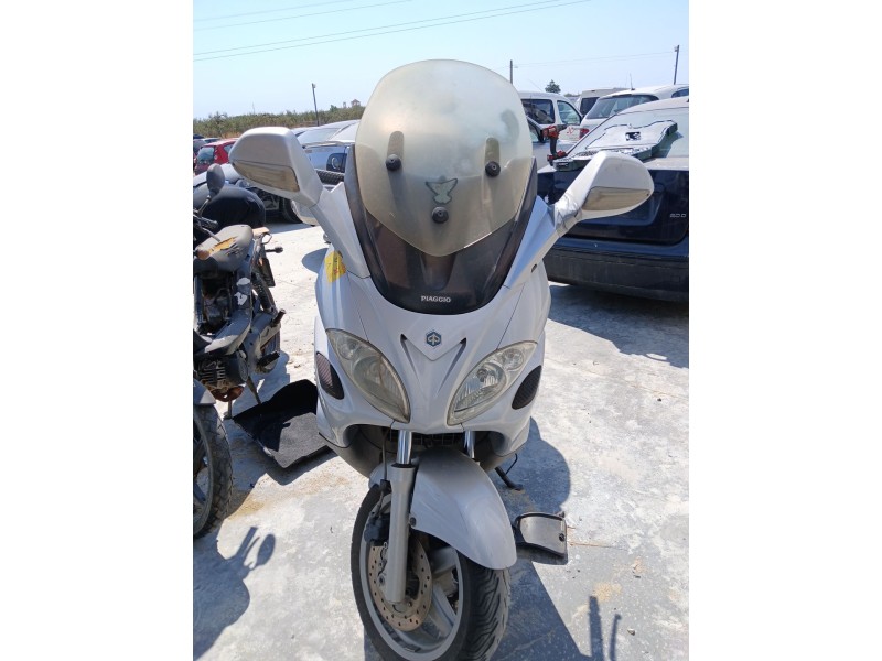 piaggio x9 del año 2004
							