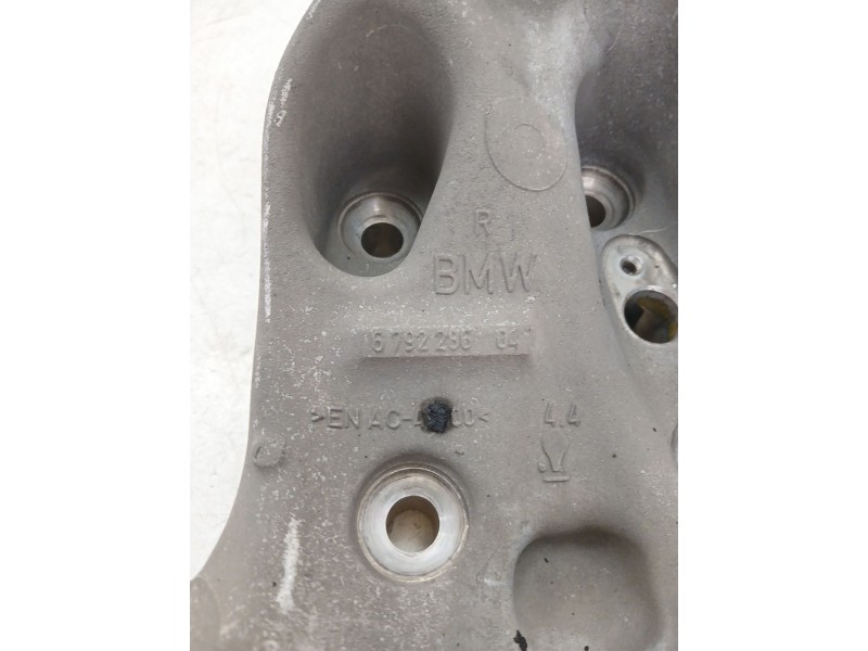 Recambio de mangueta delantera derecha para bmw 1 (f20) 116 d referencia OEM IAM 679228604  
							