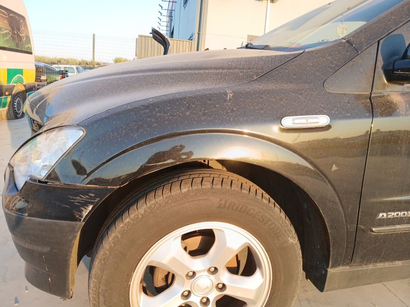 Recambio de aleta delantera izquierda para ssangyong actyon i 2.0 xdi referencia OEM IAM   