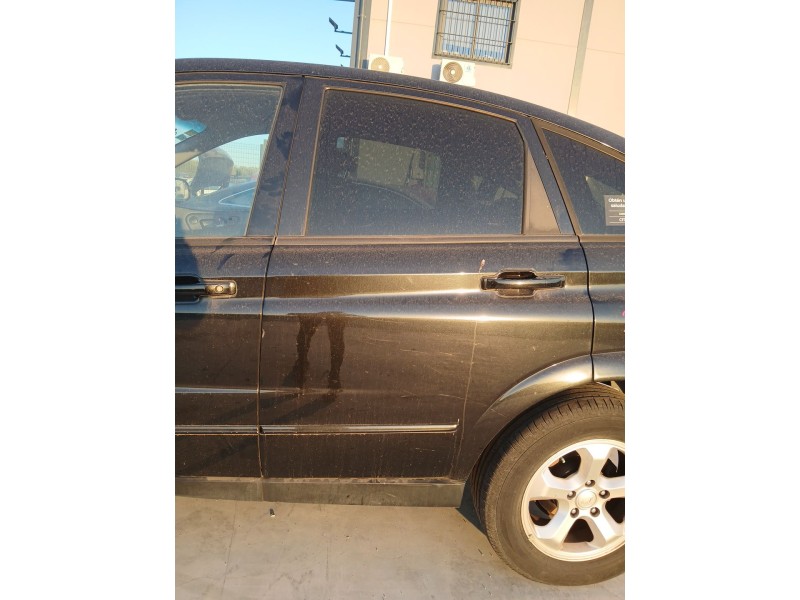 Recambio de puerta trasera izquierda para ssangyong actyon i 2.0 xdi referencia OEM IAM   