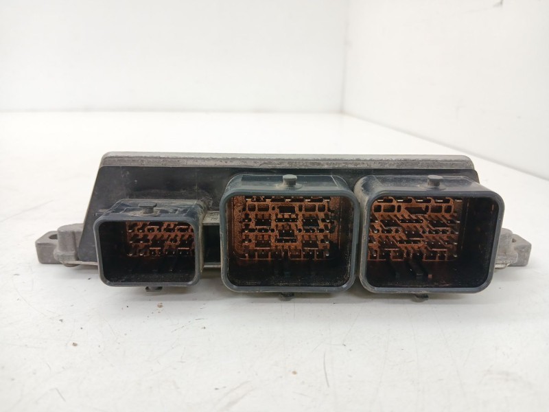 Recambio de centralita motor uce para peugeot 2008 i (cu_) 1.2 vti referencia OEM IAM 9805895780  