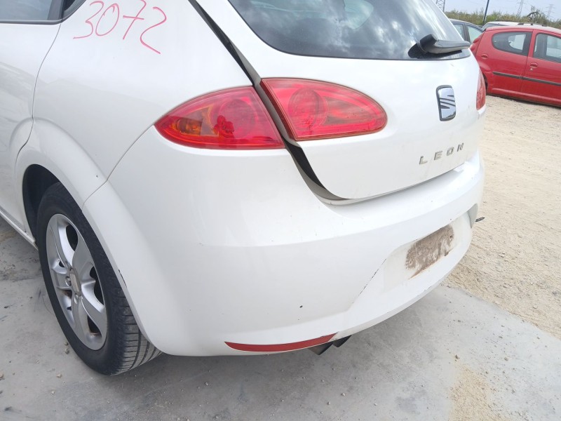 Recambio de paragolpes trasero para seat leon (1p1) 1.4 tsi referencia OEM IAM   
							