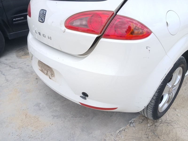 Recambio de paragolpes trasero para seat leon (1p1) 1.4 tsi referencia OEM IAM   
							