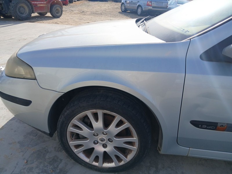 Recambio de aleta delantera izquierda para renault laguna ii (bg0/1_) 1.9 dci (bg08, bg0g) referencia OEM IAM   
							