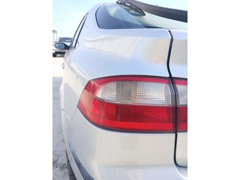 Recambio de piloto trasero izquierdo para renault laguna ii (bg0/1_) 1.9 dci (bg08, bg0g) referencia OEM IAM   
							