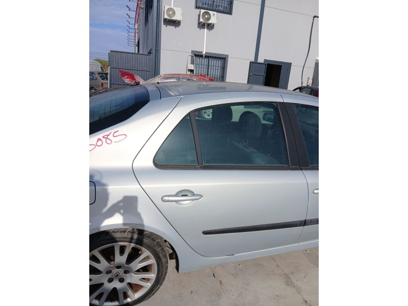 Recambio de puerta trasera derecha para renault laguna ii (bg0/1_) 1.9 dci (bg08, bg0g) referencia OEM IAM   