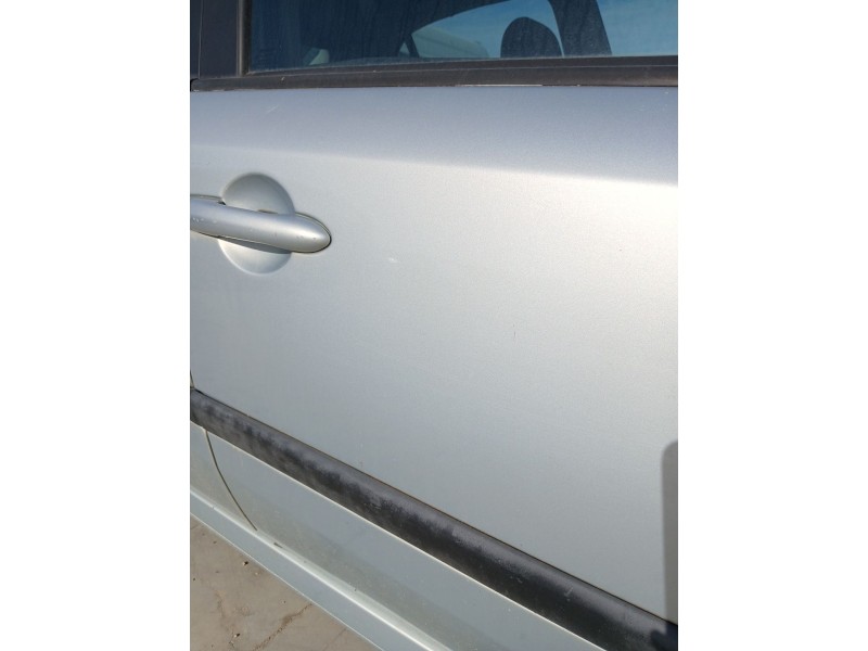 Recambio de puerta delantera derecha para renault laguna ii (bg0/1_) 1.9 dci (bg08, bg0g) referencia OEM IAM   