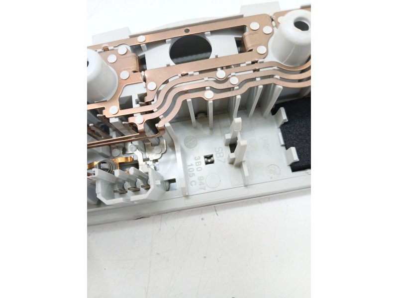 Recambio de luz interior para seat ibiza iv (6j5, 6p1) 1.6 tdi referencia OEM IAM 3B0947105C  
							