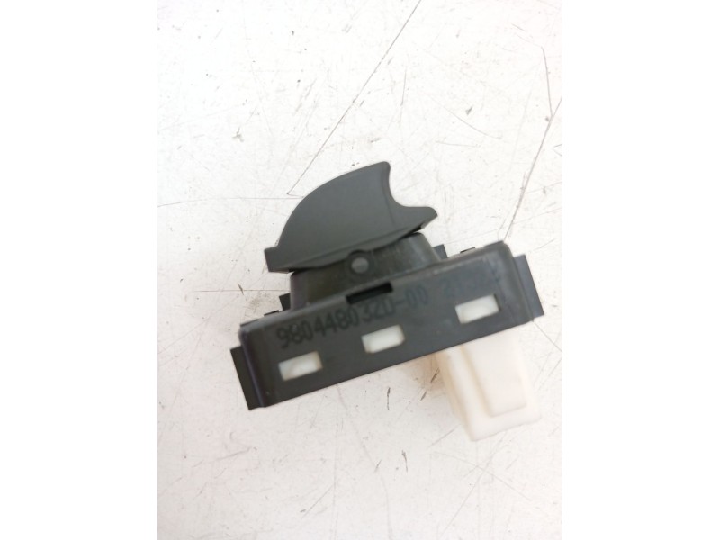 Recambio de mando elevalunas trasero derecho para opel mokka 1.2 (76) referencia OEM IAM 98044803ZD  
							