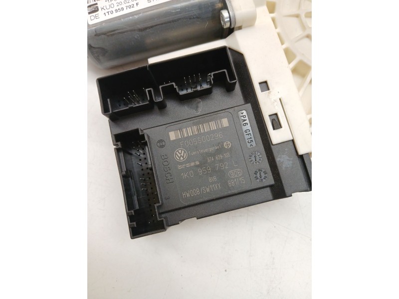 Recambio de elevalunas delantero derecho para seat leon (1p1) 1.4 tsi referencia OEM IAM 1K0959792L  
							