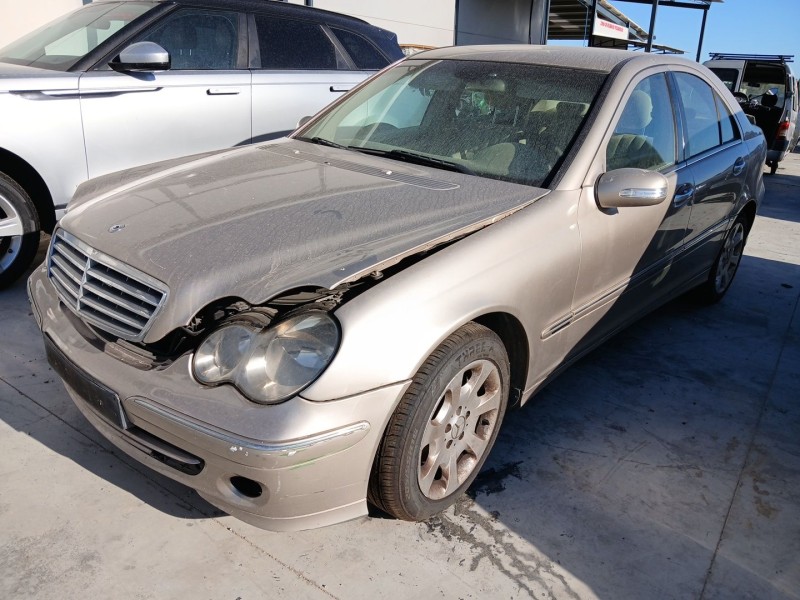mercedes-benz clase c (w203) del año 2004