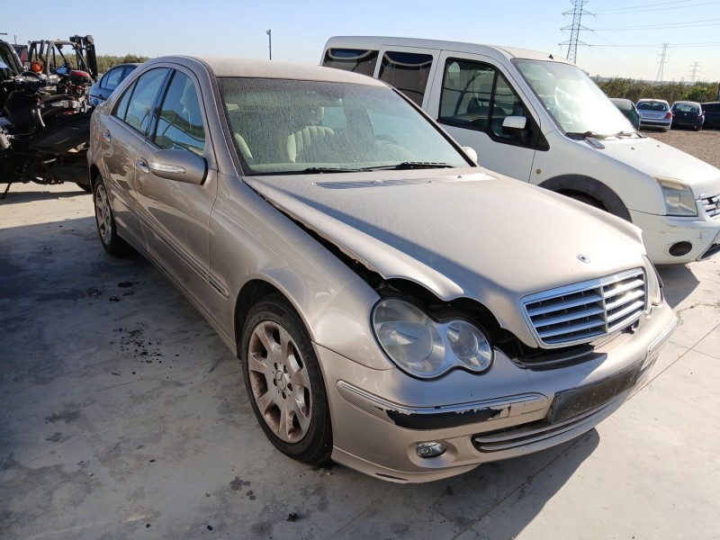 mercedes-benz clase c (w203) del año 2004
							