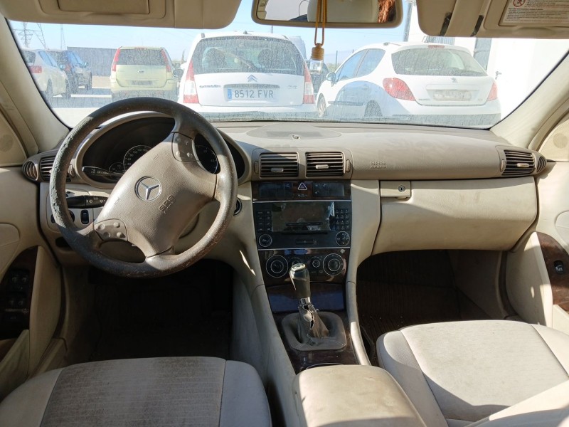 mercedes-benz clase c (w203) del año 2004
							