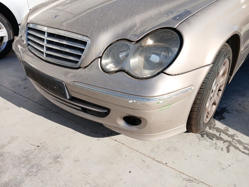 Recambio de paragolpes delantero para mercedes-benz clase c (w203) c 220 cdi (203.008) referencia OEM IAM   