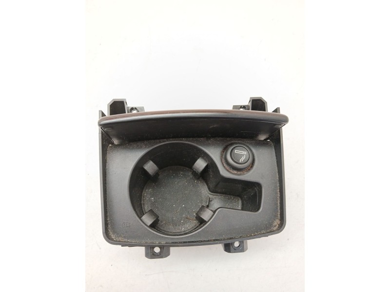 Recambio de cenicero para audi a6 c6 (4f2) 2.7 tdi referencia OEM IAM 4F1862533  
							