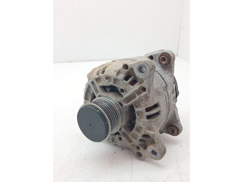 Recambio de alternador para dodge caliber 2.0 crd referencia OEM IAM 0124525128  