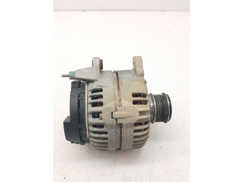 Recambio de alternador para dodge caliber 2.0 crd referencia OEM IAM 0124525128  