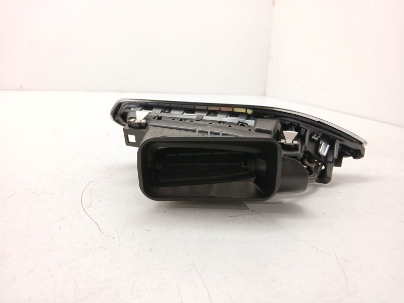 Recambio de rejilla aireadora para peugeot 2008 i (cu_) 1.2 vti referencia OEM IAM 9673131677  