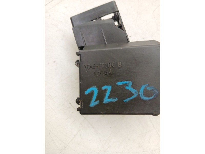 Recambio de mando limpia para toyota auris (_e15_) 1.4 d-4d (nde150_) referencia OEM IAM 17F144  
