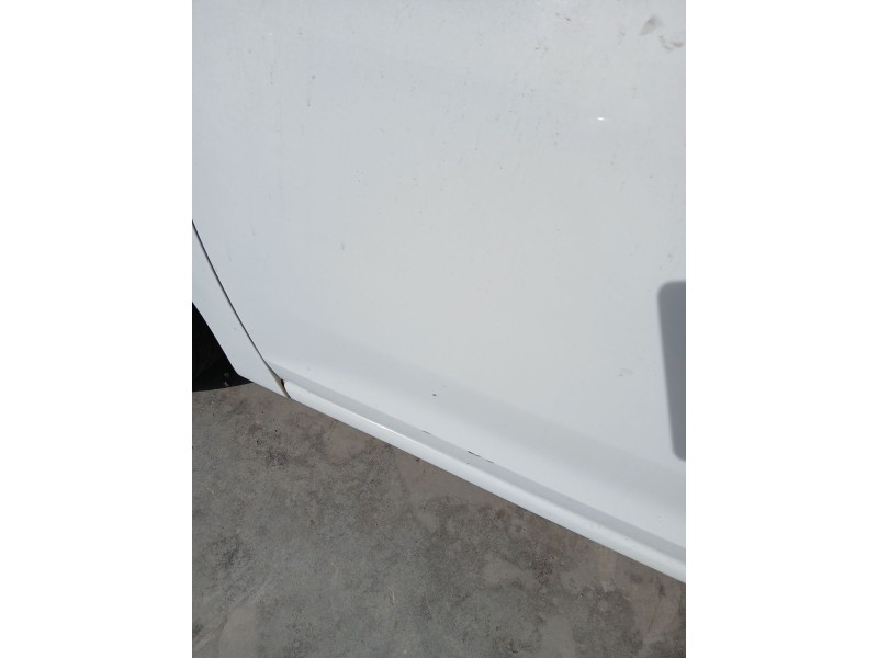 Recambio de puerta delantera izquierda para dacia sandero ii (b8_) 1.2 referencia OEM IAM   
