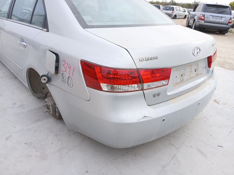 Recambio de paragolpes trasero para hyundai sonata v (nf) 2.0 crdi referencia OEM IAM   
							