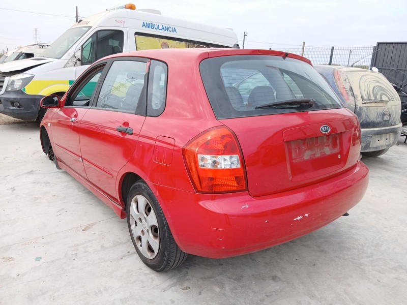 kia cerato i hatchback (ld) del año 2005
							