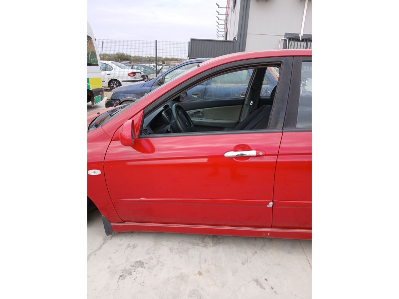 Recambio de puerta delantera izquierda para kia cerato i hatchback (ld) 1.6 crdi referencia OEM IAM   