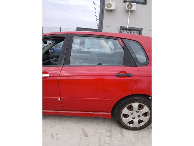 Recambio de puerta trasera izquierda para kia cerato i hatchback (ld) 1.6 crdi referencia OEM IAM   