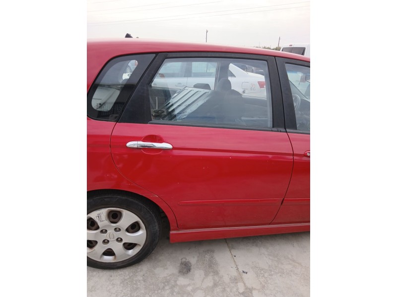 Recambio de puerta trasera derecha para kia cerato i hatchback (ld) 1.6 crdi referencia OEM IAM   