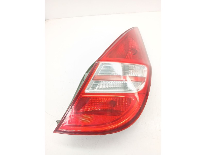 Recambio de piloto trasero derecho para hyundai i30 1.6 crdi 90 cv referencia OEM IAM 924022L0  