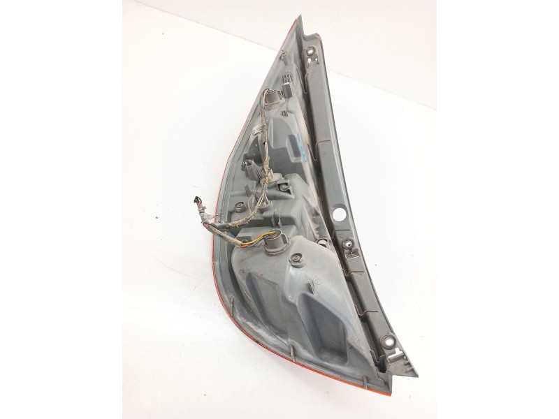 Recambio de piloto trasero derecho para hyundai i30 1.6 crdi 90 cv referencia OEM IAM 924022L0  
							