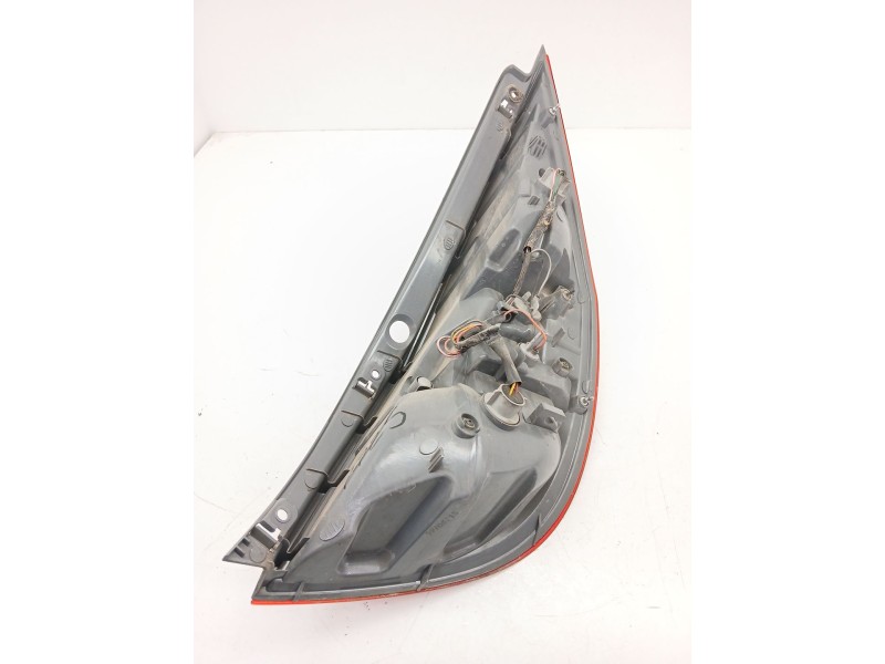 Recambio de piloto trasero izquierdo para hyundai i30 1.6 crdi 90 cv referencia OEM IAM 924012L0  
							