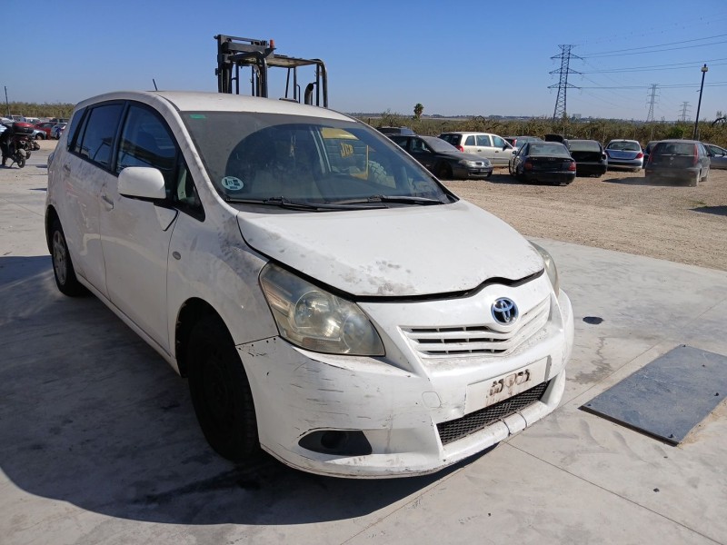 toyota verso (_r2_) del año 2011
							
